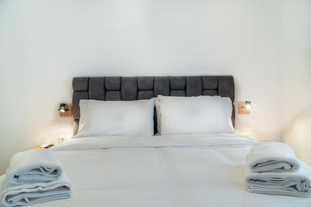 Syntagma Square, 60Sqm Platinum Suite Афины Экстерьер фото